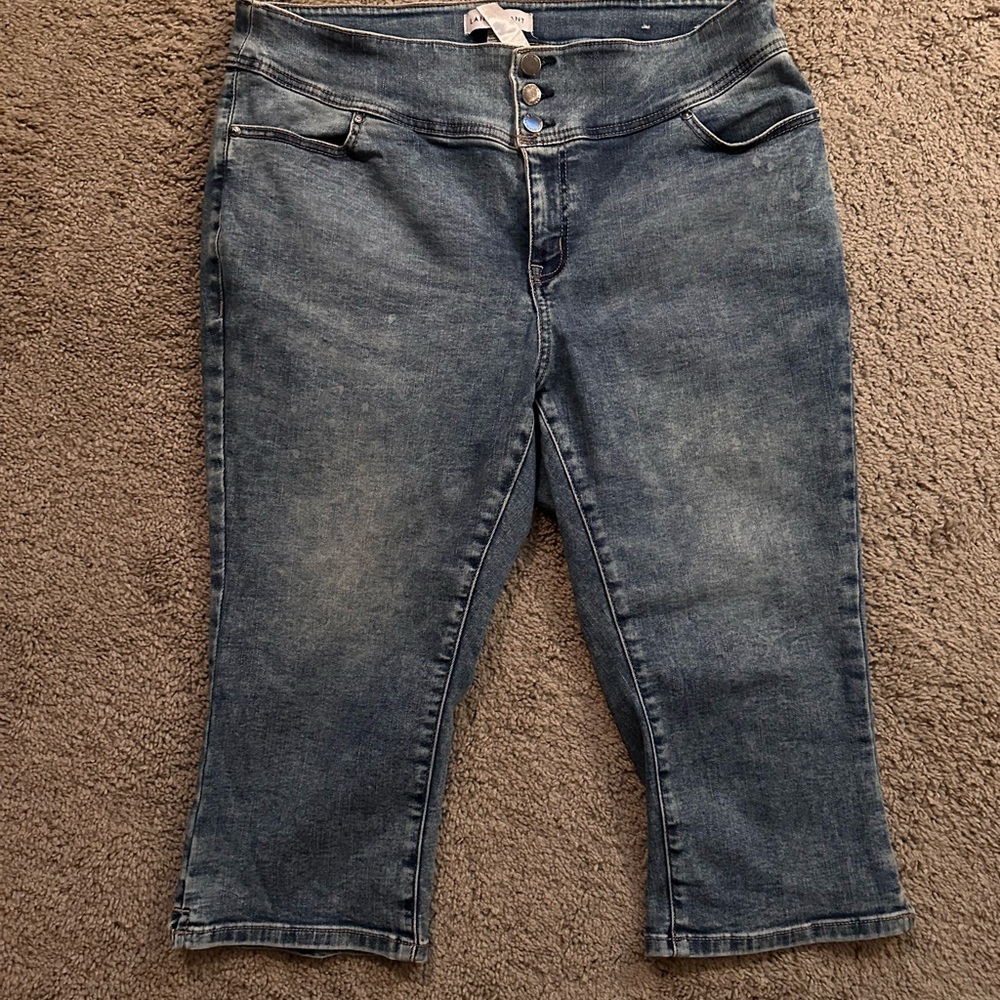 Lane Bryant denim capri size 16